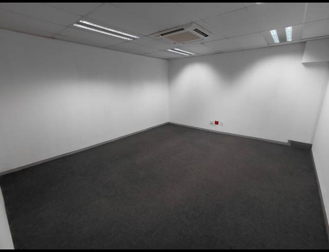 494M² OFFICE TO LET IN RANDJESPARK